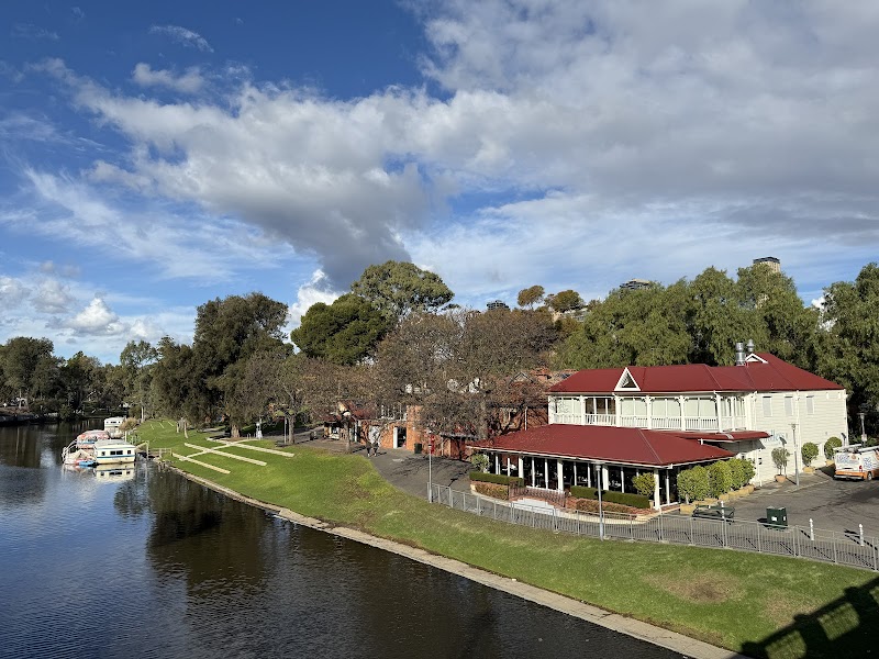 Jolleys Boathouse photo 4