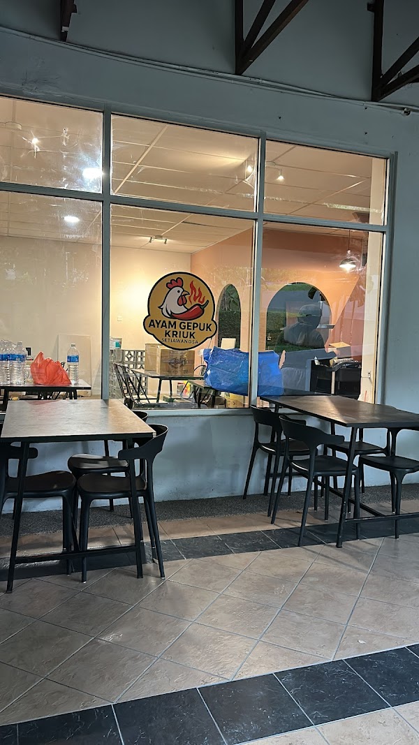 Ayam Gepuk Kriuk Setiawangsa - Photo 1
