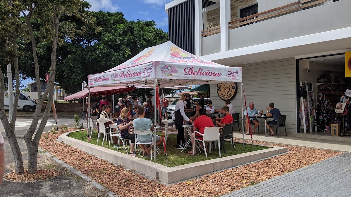Around the Family Bean restaurant in Mossel Bay, Garden Route