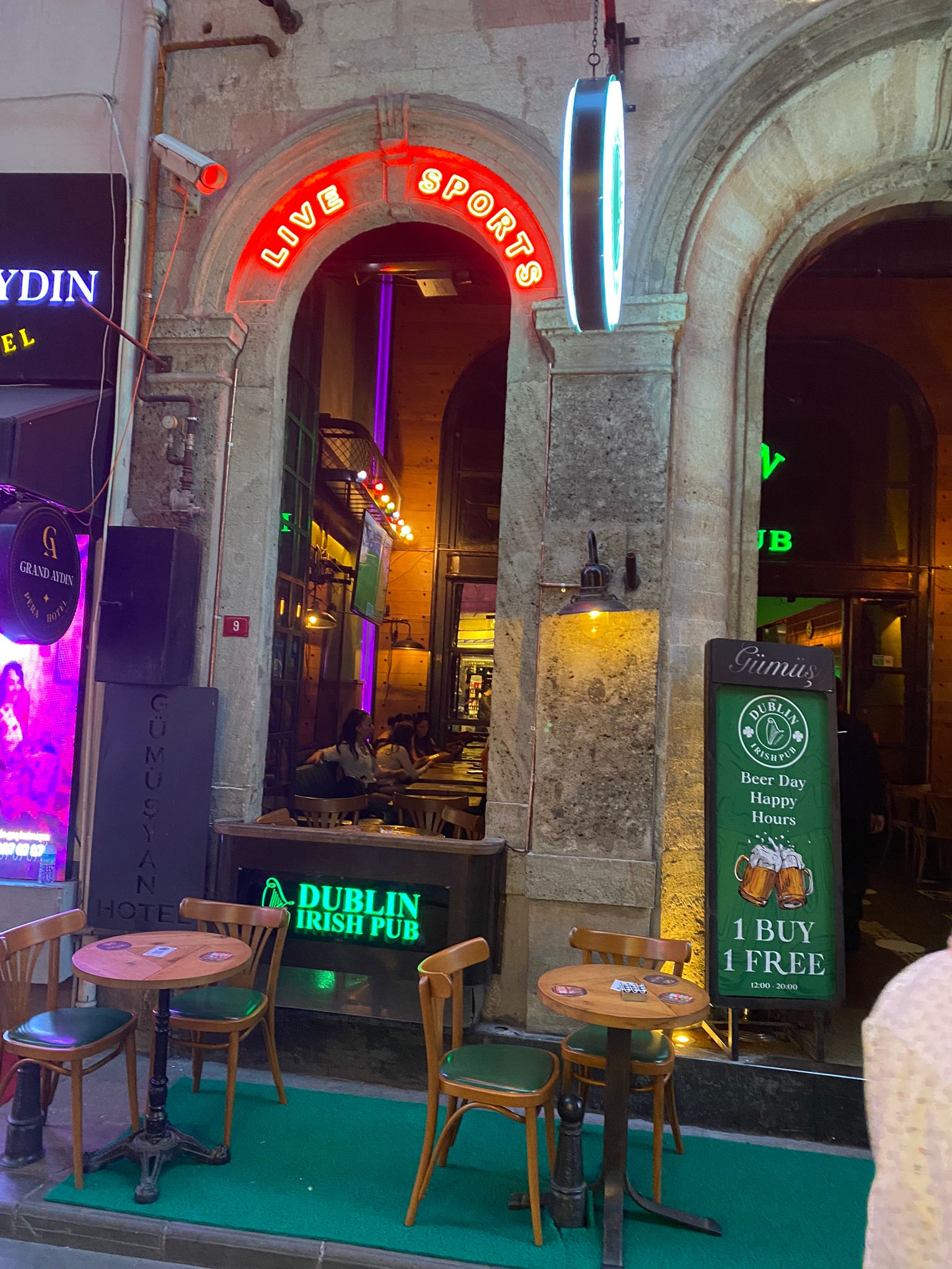 Dublin Irish Pub mekanı