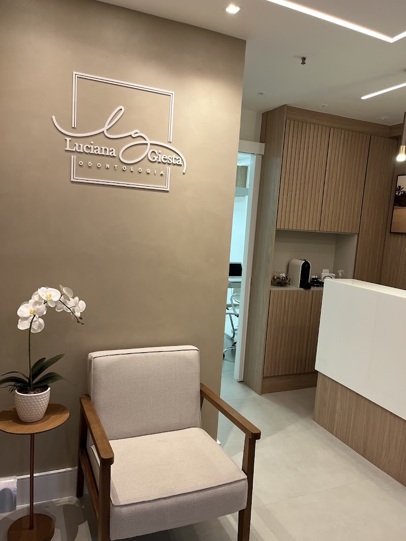 Dra. Luciana Giesta - Endodontia - Microscopia - Barra da Tijuca - foto 3