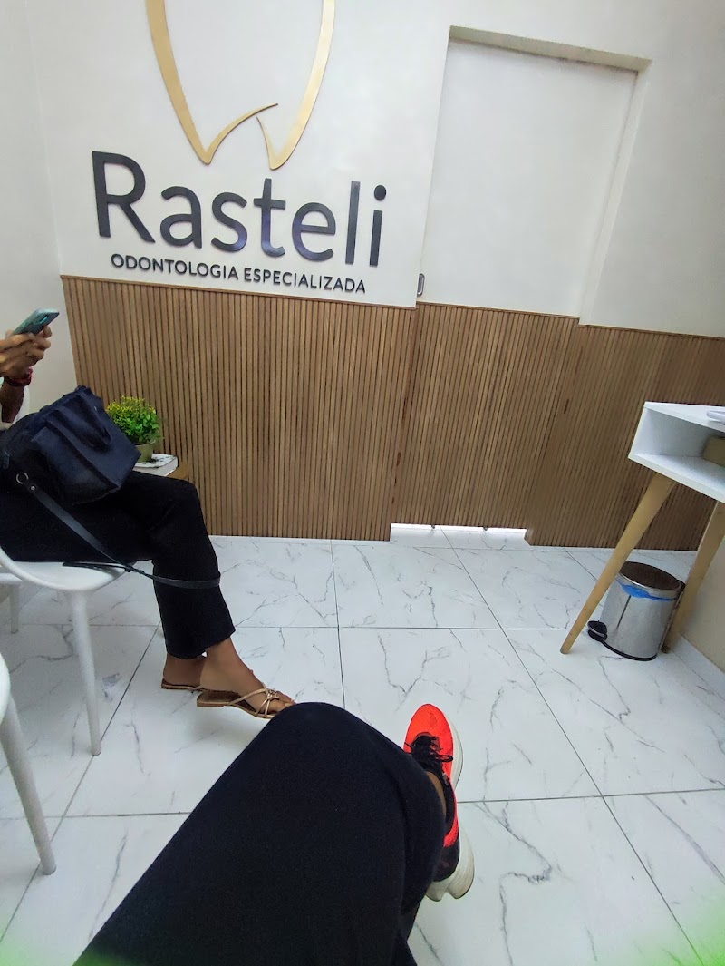 Dra Ana Carolina Rasteli - Especialista em tratamento de canal sem dor e em sessão única. - foto 2