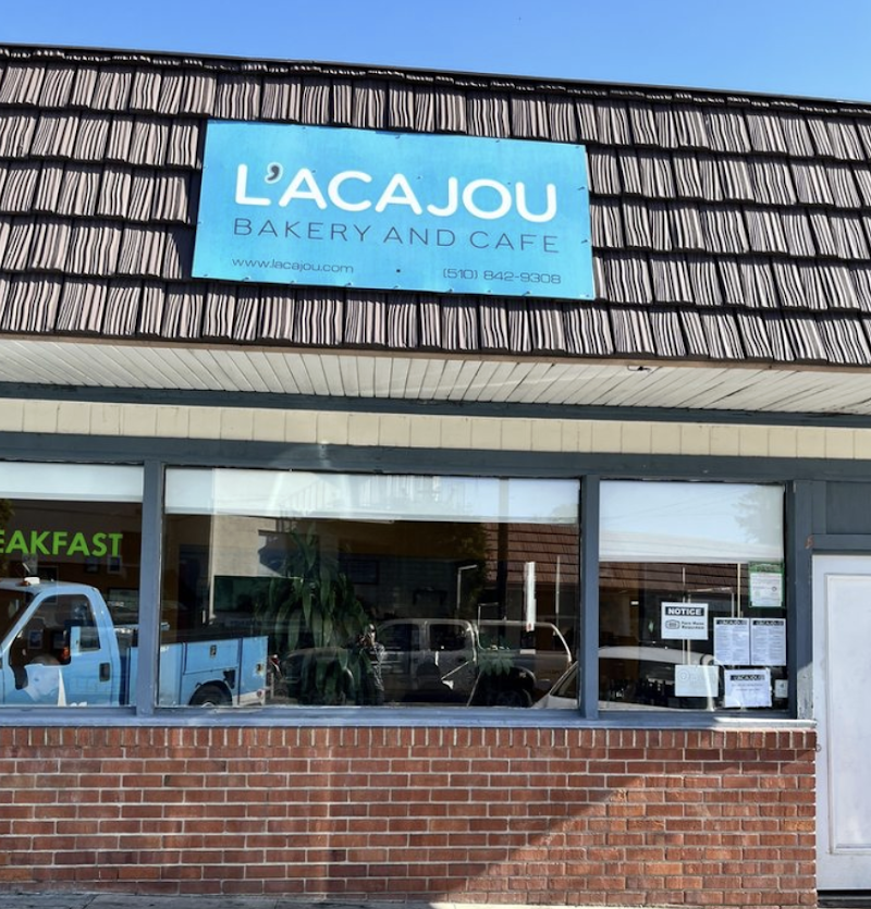 L'acajou Bakery and Cafe