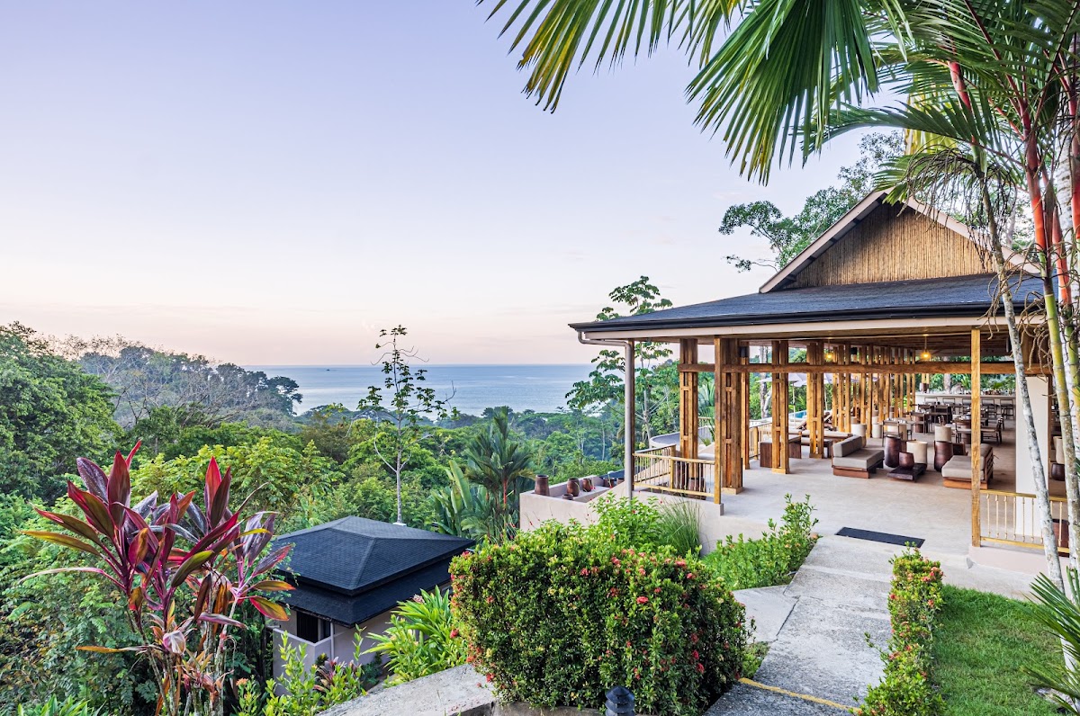 Tiki Villas Rainforest Lodge & Spa