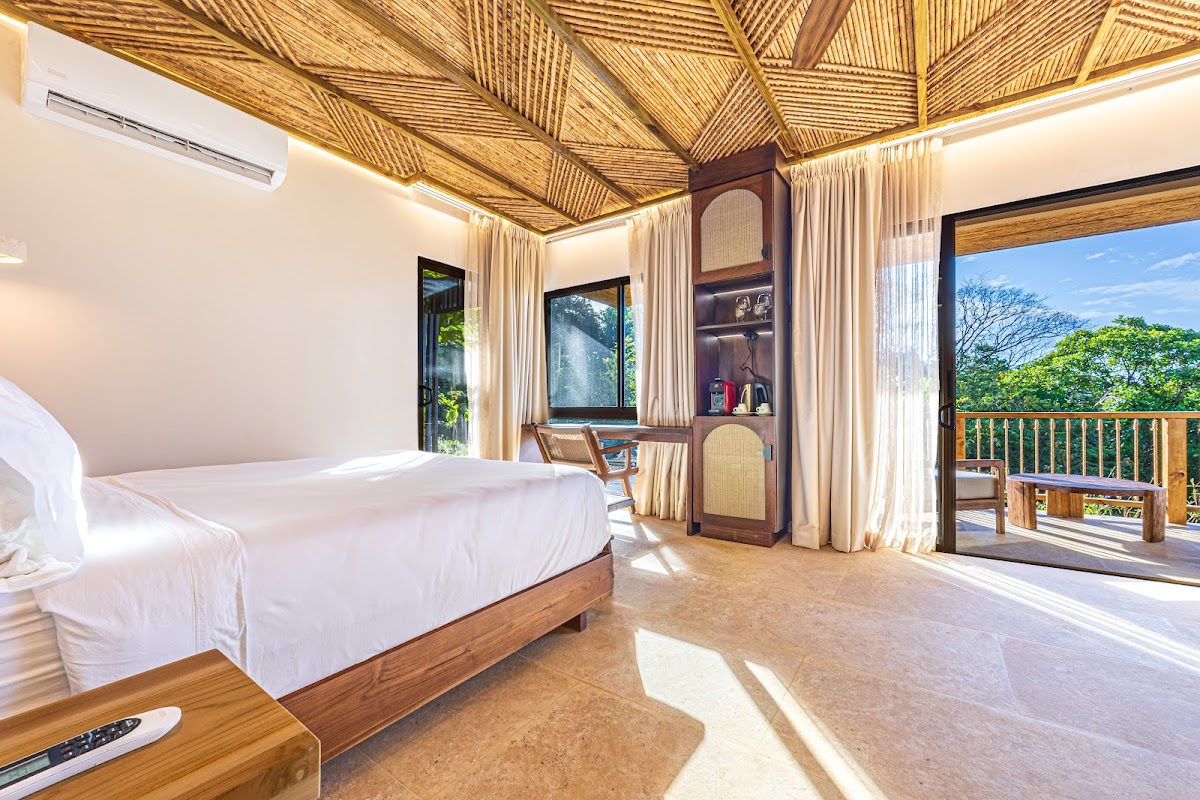 Tiki Villas Rainforest Lodge & Spa — 3