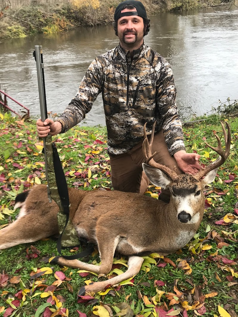 Webfoot Outfitters - Photo 3