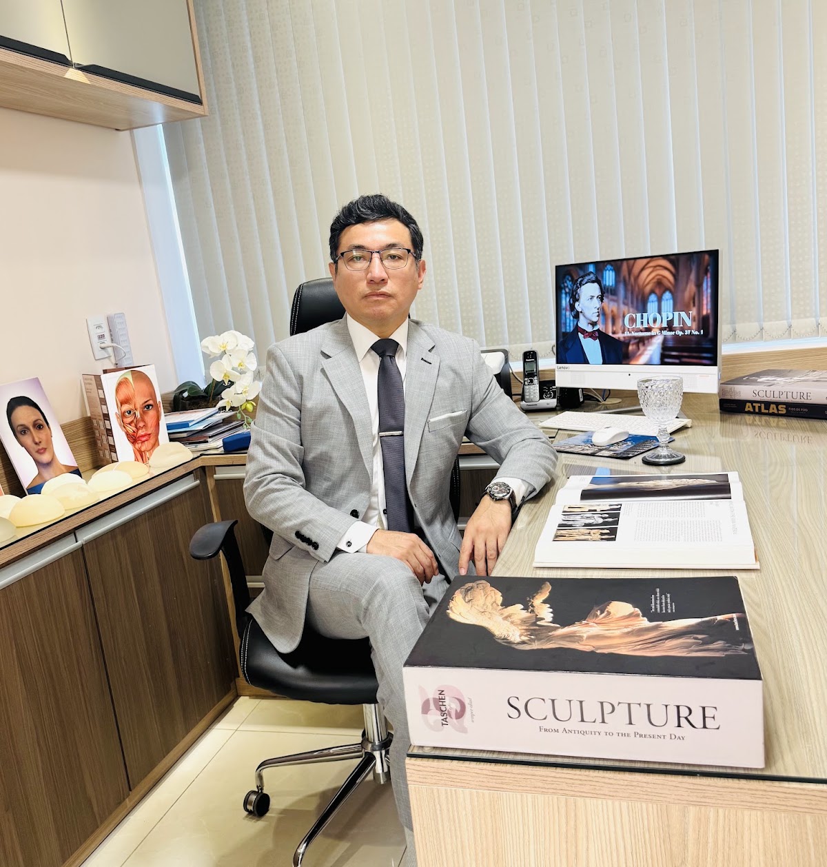 Foto de Dr. Saul Alvarino