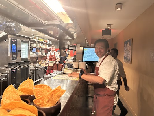 Broken Spanish Comedor