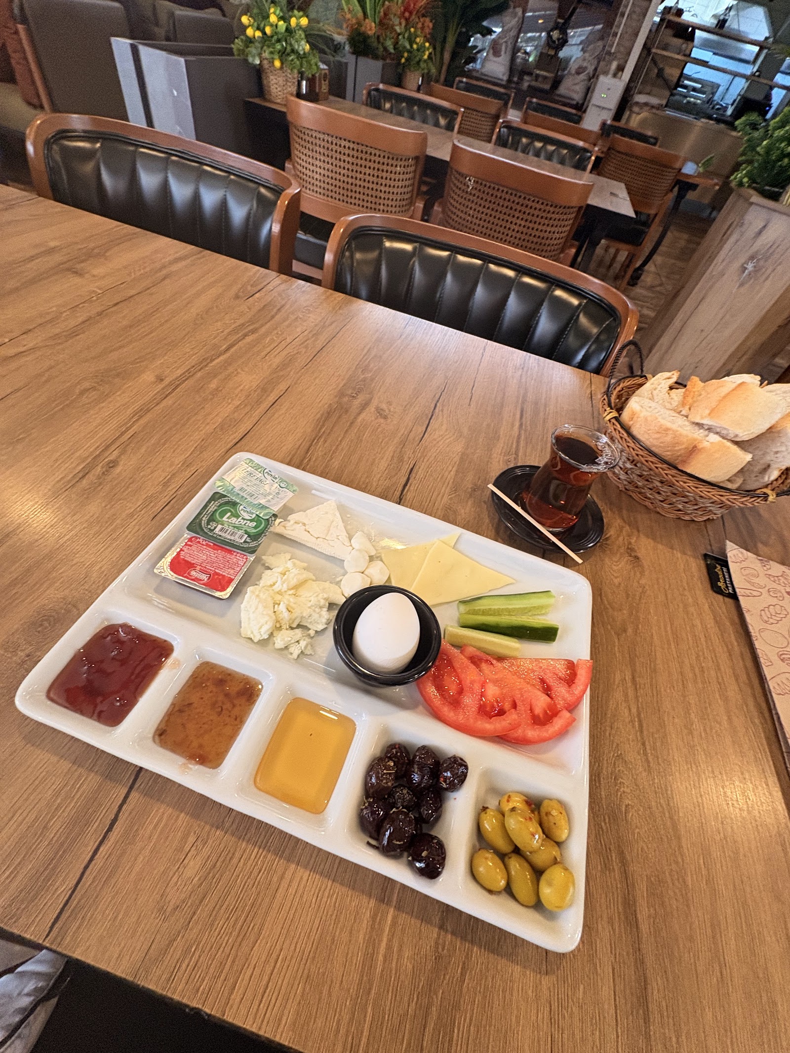 Paradise otel kafe mekanı