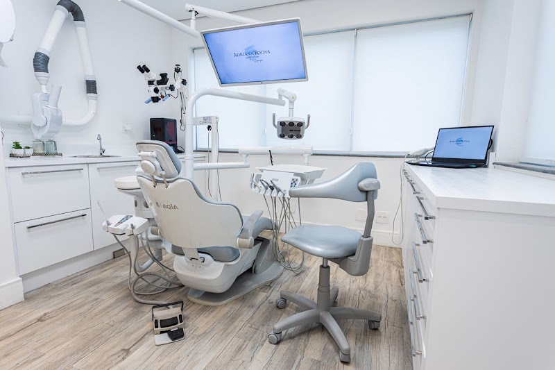 Dra Adriana Rocha Odontologia Especializada