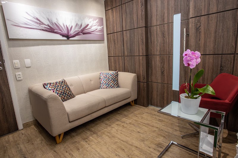 Dra Adriana Rocha Odontologia Especializada - foto 3