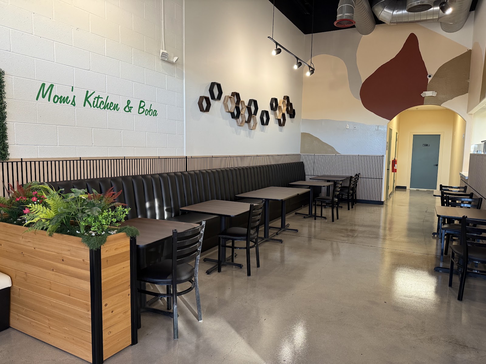 Mom’s Kitchen & Boba