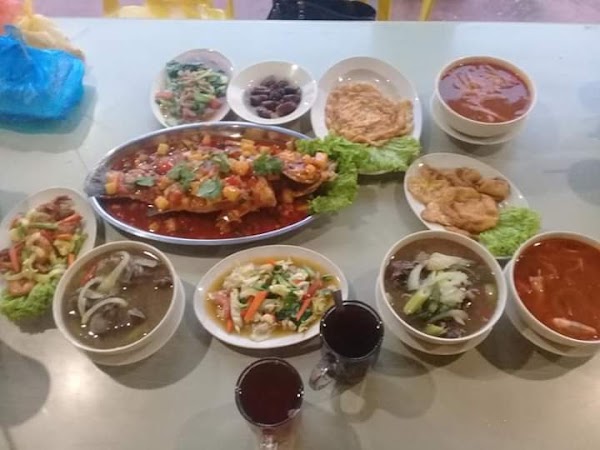 Restoran Buluh Hijau - Photo 1