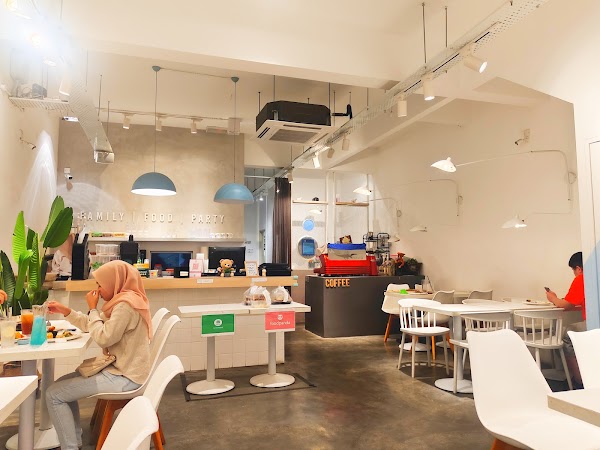 Snowy Bears Restaurant - Photo 1