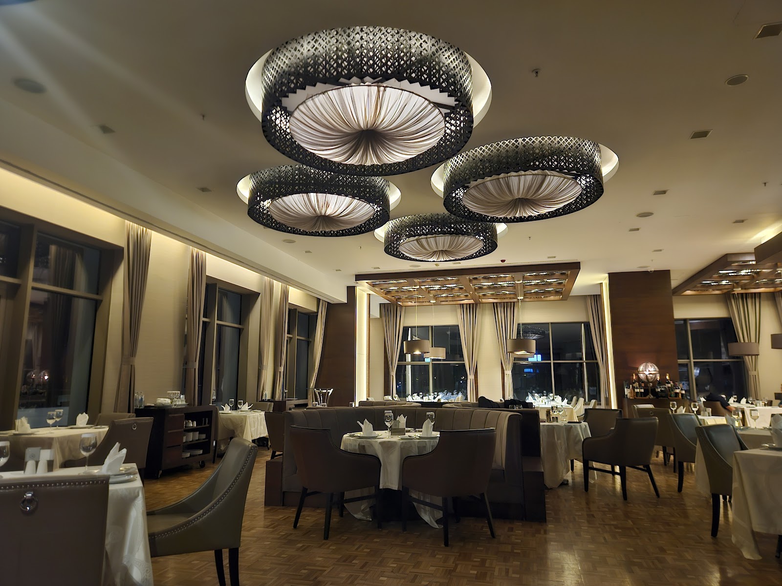 Fora Restaurant mekanı