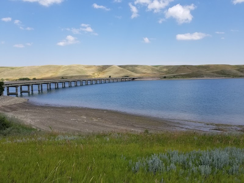 Chin Lakes shore