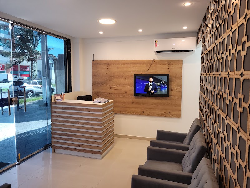 Dentista Dra. Fernanda Montenegro - Odontologia | Implante Dentário | Acupuntura - foto 3