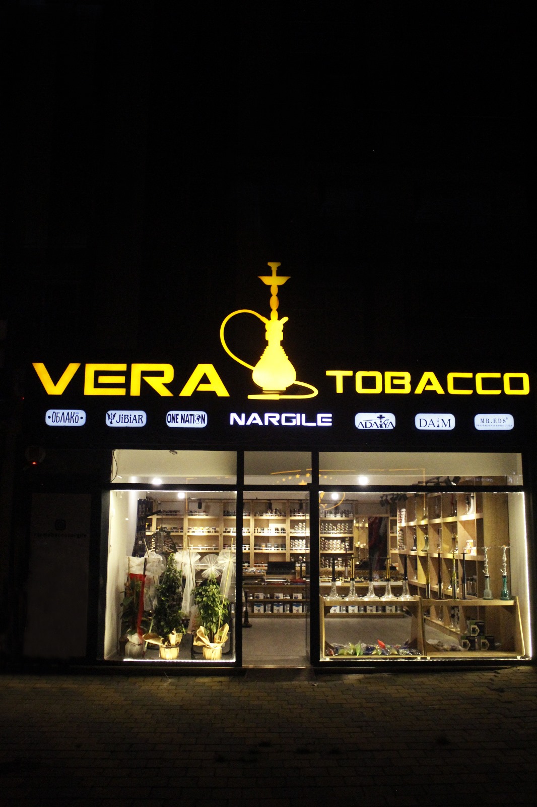 VERA NARGİLE TOBACCO mekanı