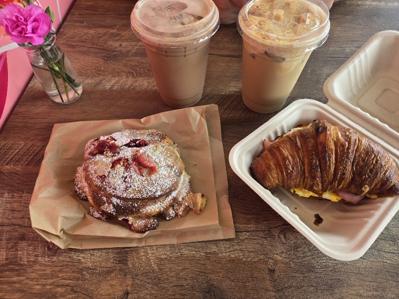 Aurora Cafe & Bakery photo 2