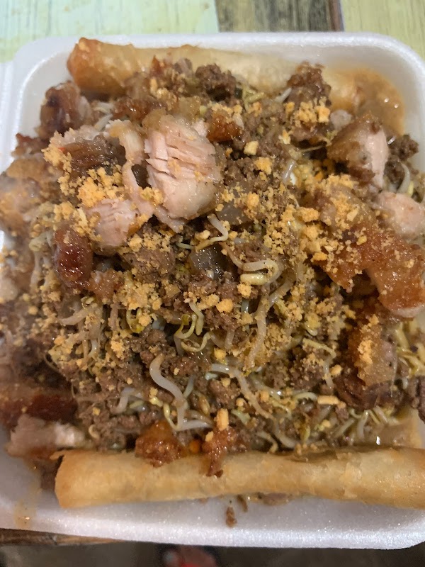 RK’s Pancit Batil Patong