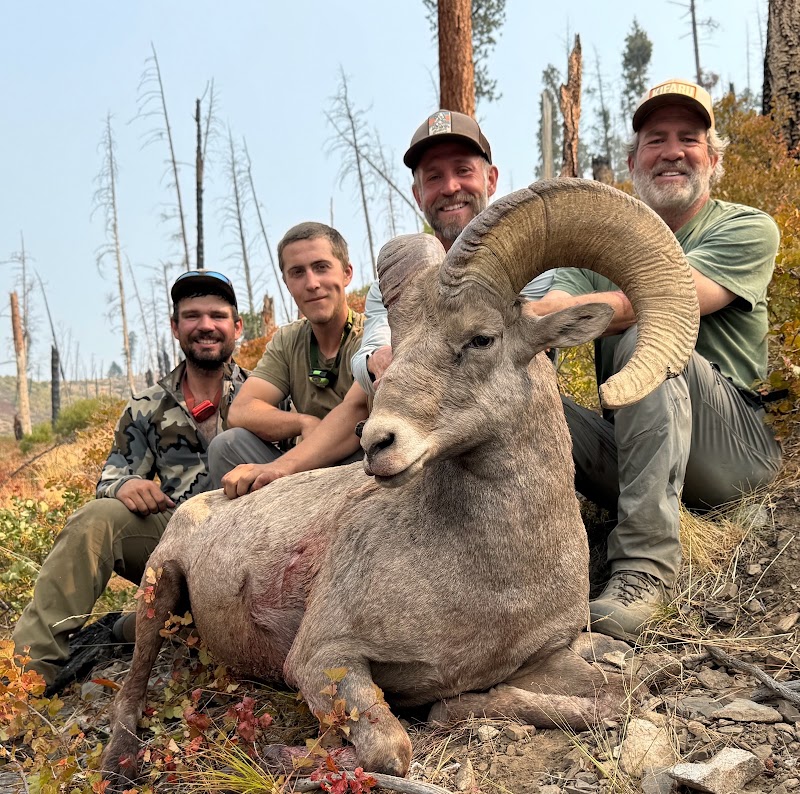 Mile High Outfitters - Photo 4