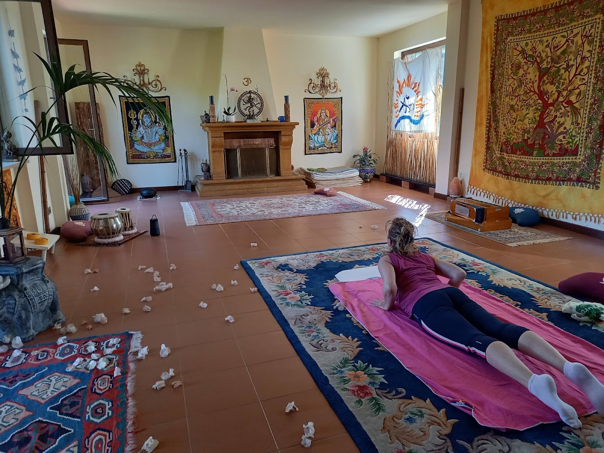 Alessandro Puccio AOM Yoga e Ayurveda — 4