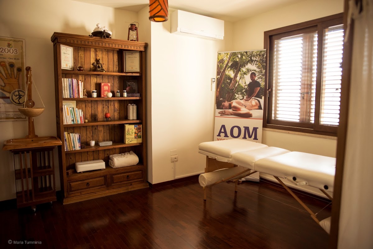 Alessandro Puccio AOM Yoga e Ayurveda — 3