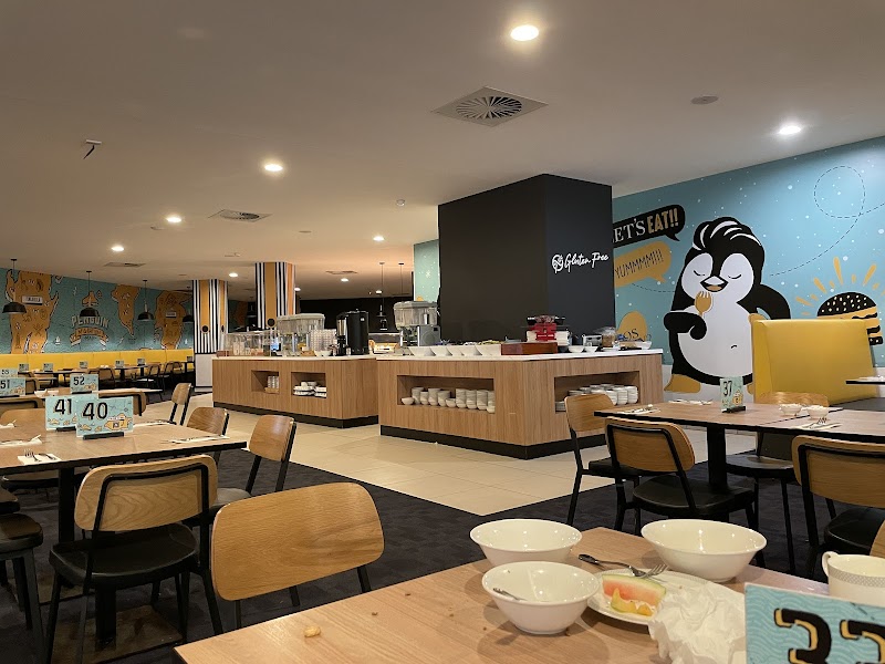 Penguins Restaurant photo 4