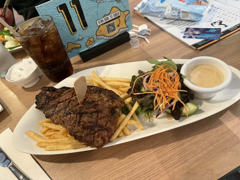 Penguins Restaurant photo 5