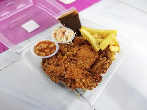 Marveles Food Drive-thru - Photo 1