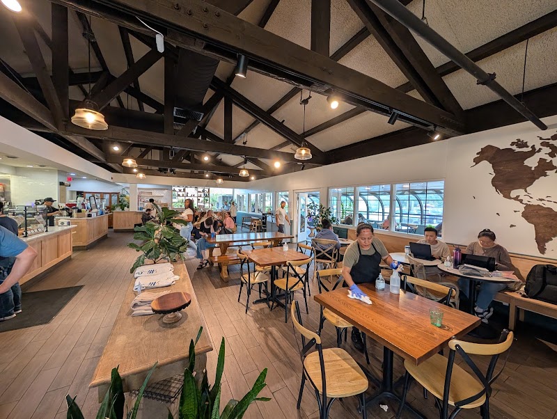 Mi-Sant Kitchen & Bakery photo 4