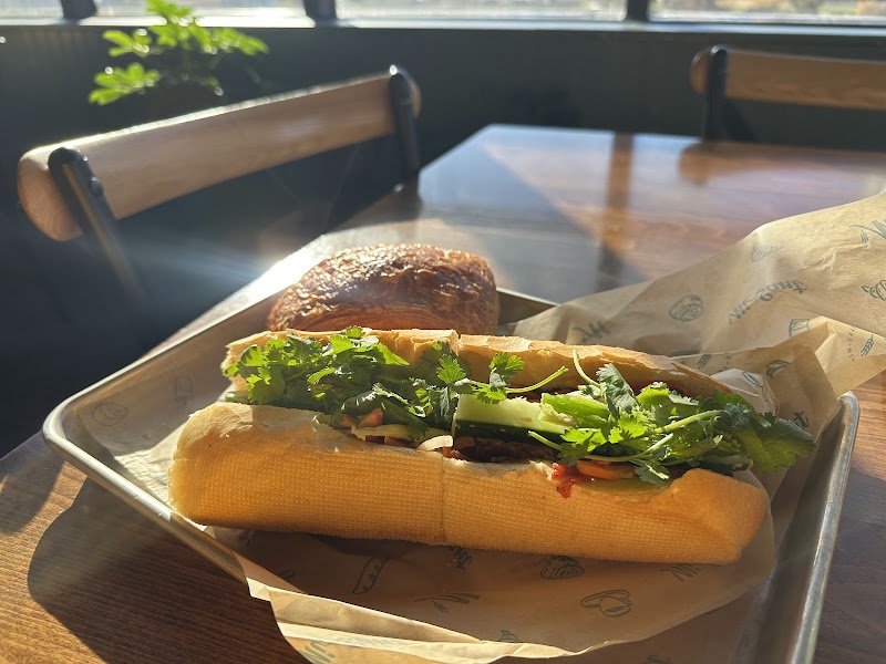 Mi-Sant Kitchen & Bakery photo 4