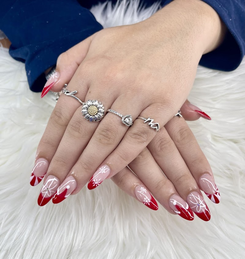 Happy Nails & Day Spa