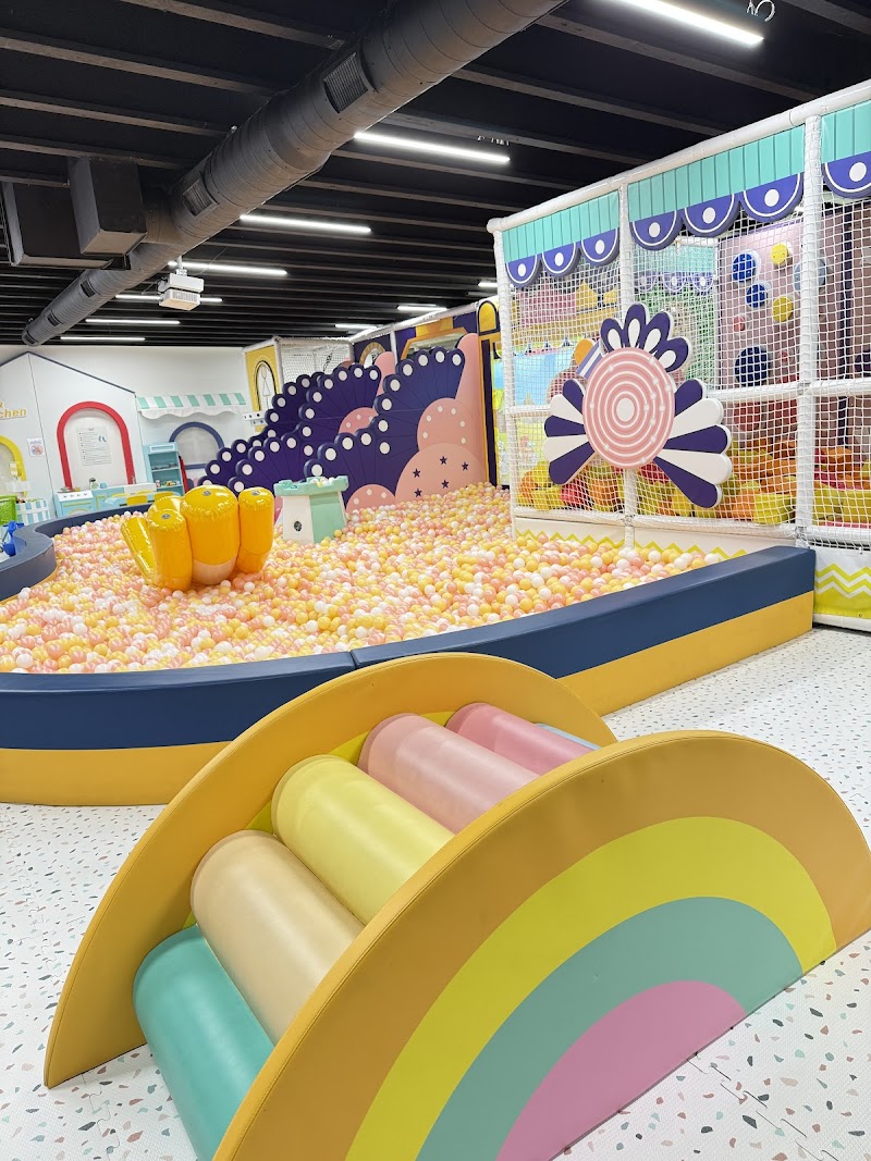 Kool Kids Club - Indoor Playground & Birthday Party in Los Angeles — Indoor Playground in Los Angeles