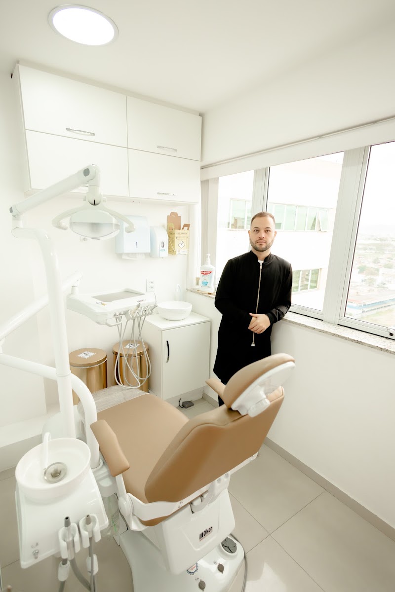 Dr. Jean Campos - Endodontista