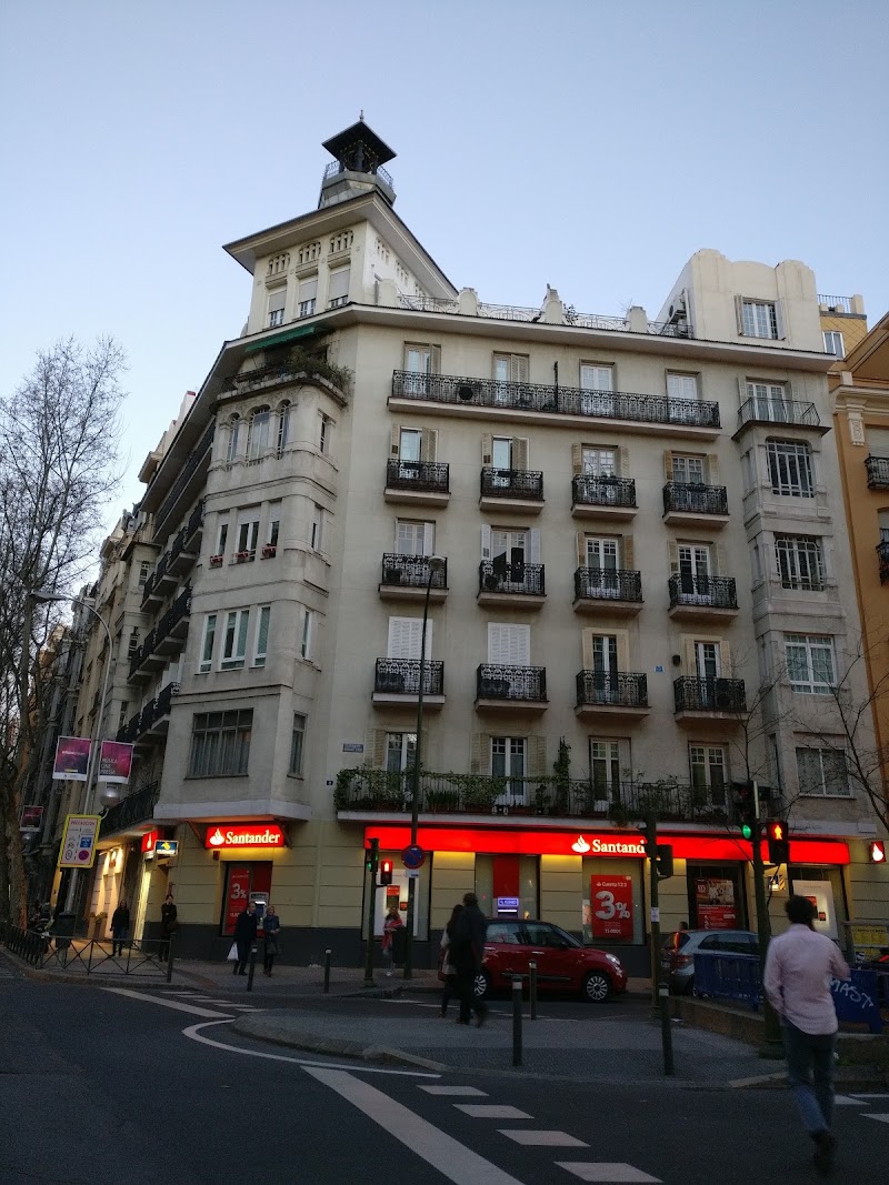 Santander WorkCafé en C. de Alberto Aguilera, 35, Centro, 28015 Madrid, España - Imagen 3