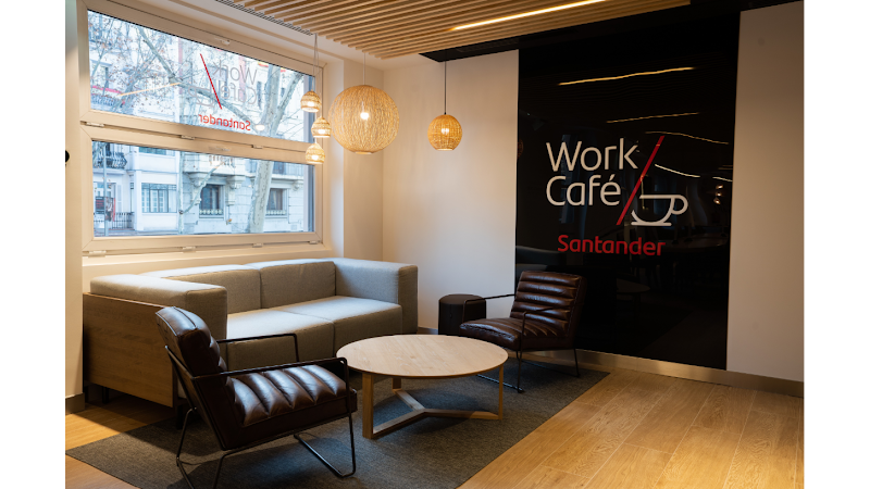 Santander WorkCafé en C. de Alberto Aguilera, 35, Centro, 28015 Madrid, España - Imagen 1