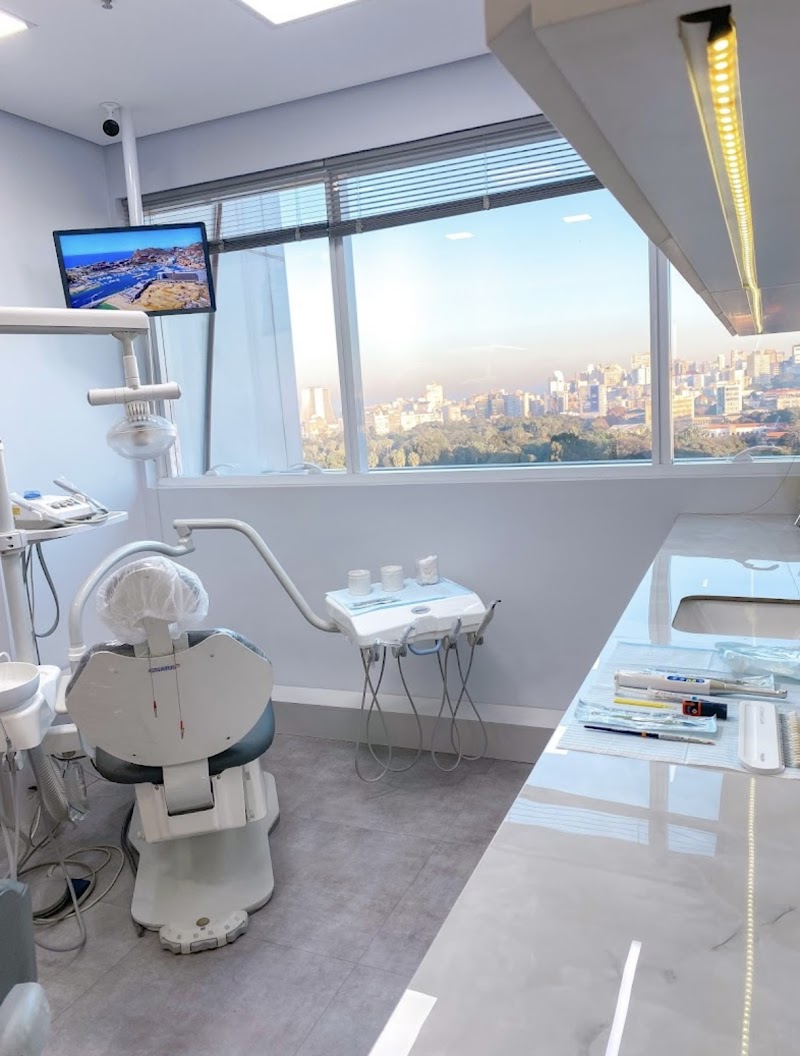 Dra. Natália Abrahão - Cirurgiã-Dentista - Invisalign Doctor - foto 5