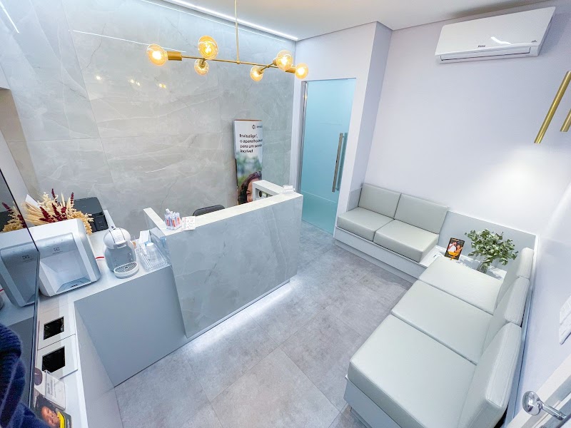 Dra. Natália Abrahão - Cirurgiã-Dentista - Invisalign Doctor - foto 3