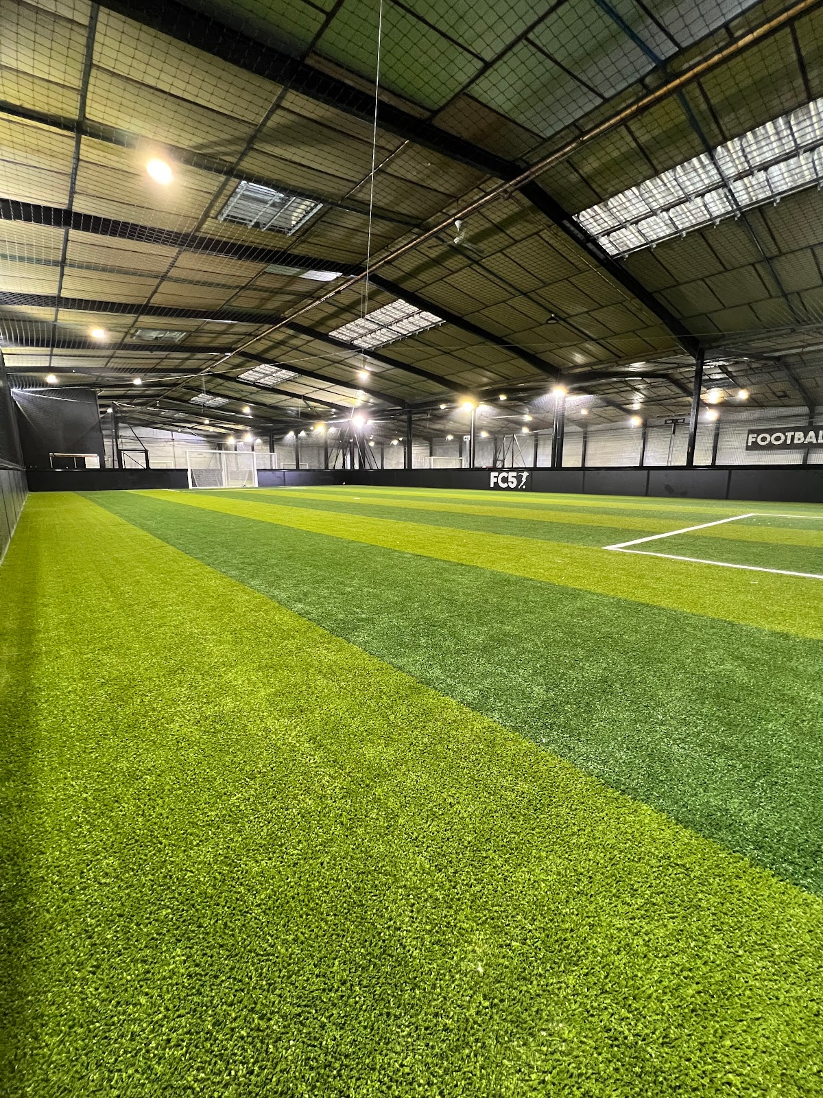 Football 5 Club, vue extérieure