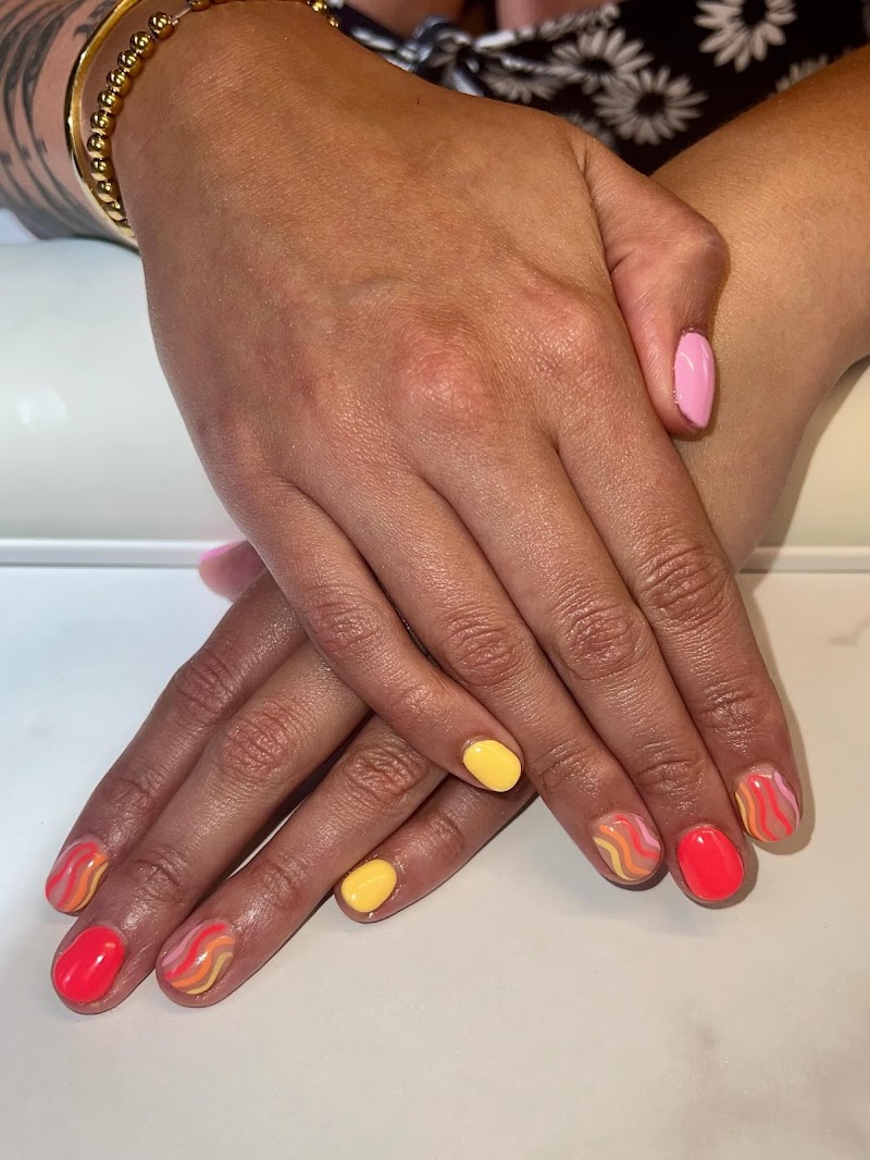 Lili's Nails & Salon