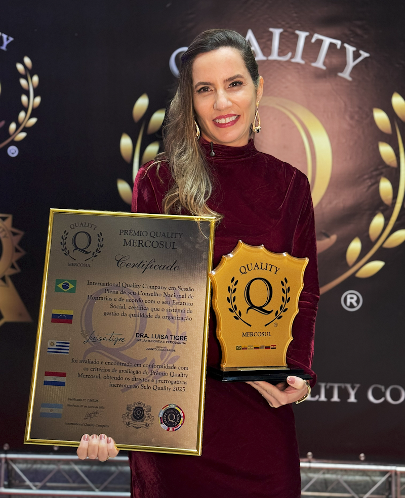 Dra. Luisa Tigre | Dentista em Recife | Implantodontista | Periodontista | Premiada Quality Mercosul 2025 em Odontologia