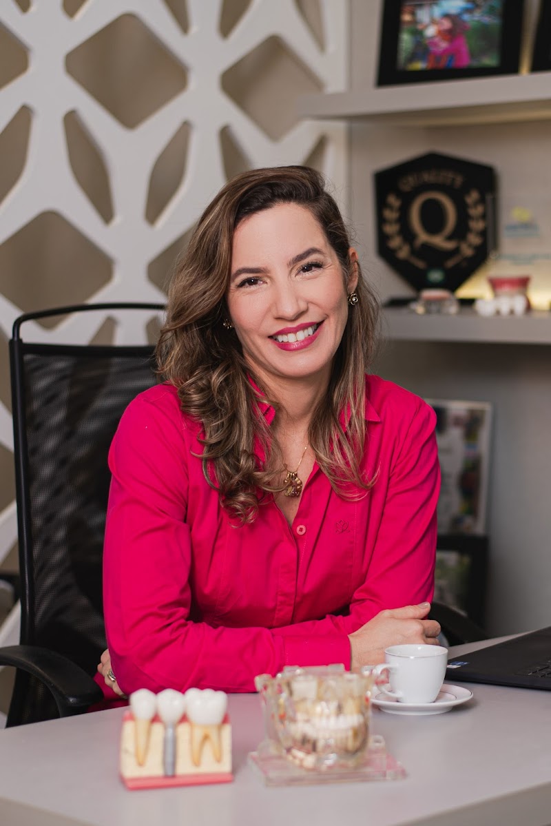 Dra. Luisa Tigre | Dentista em Recife | Implantodontista | Periodontista | Premiada Quality Mercosul 2025 em Odontologia - foto 2
