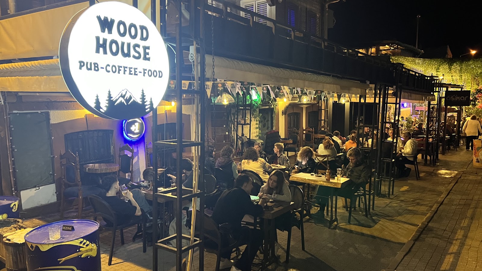 Wood house22 pub mekanı