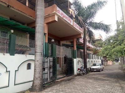 Dr Ravi Singhal Clinic & Nursing Home - Image 2