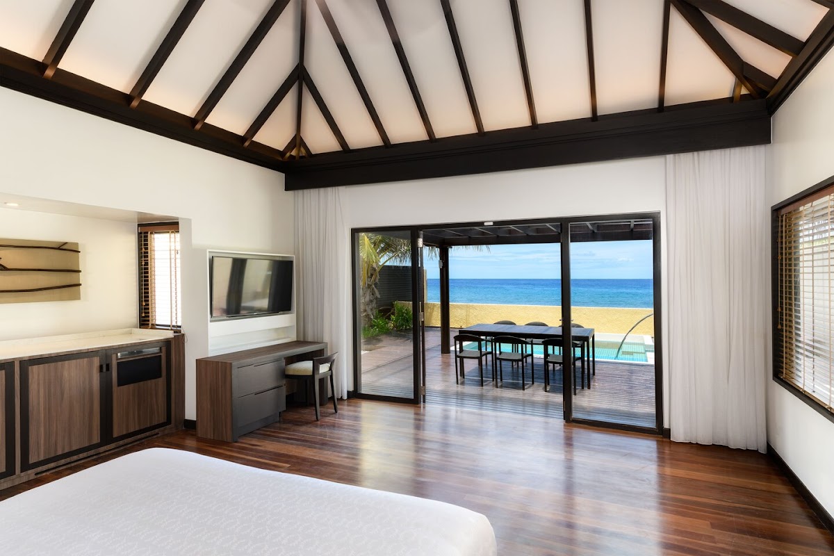 Sheraton Maldives Full Moon Resort & Spa — 3