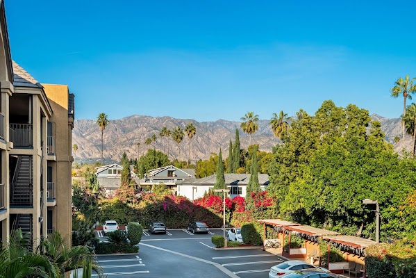 Howard Johnson by Wyndham Pasadena