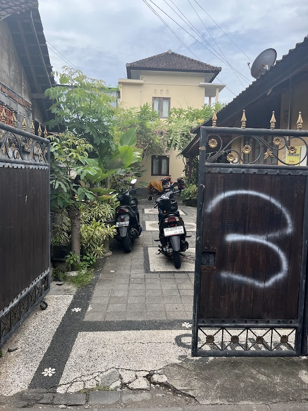 Kost Mama Nico Legian