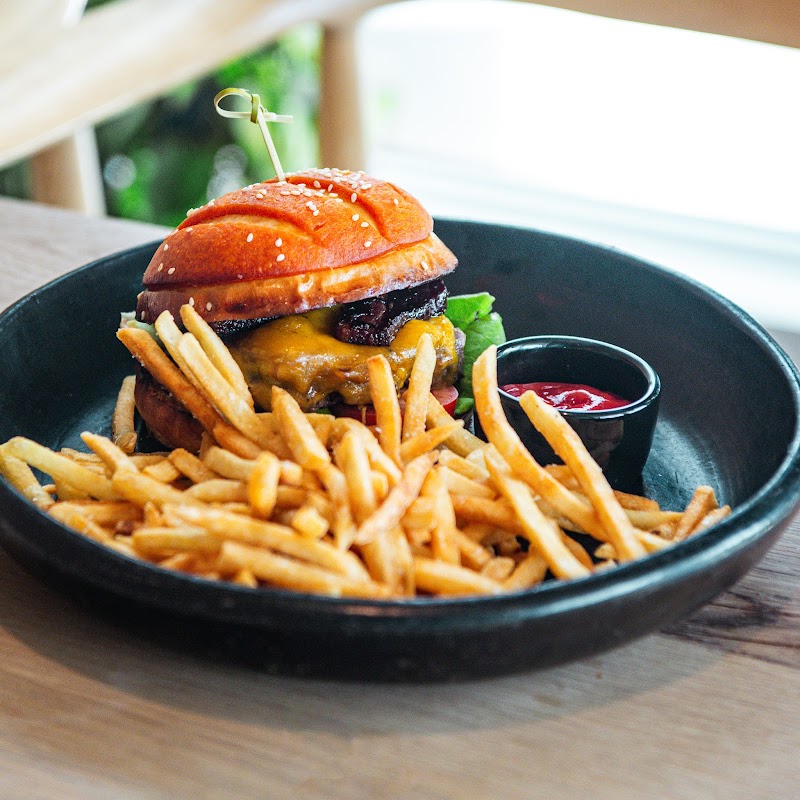 Hail Fellow Well Met photo 2