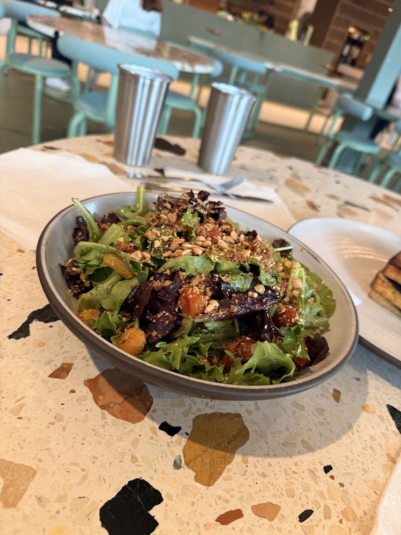 Hail Fellow Well Met photo 3